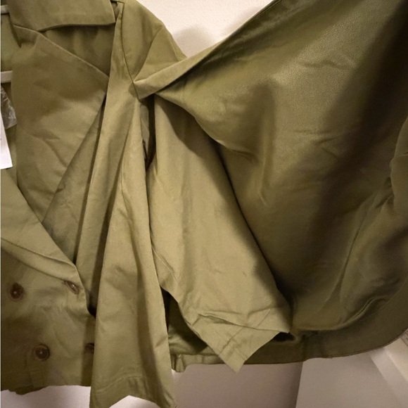 The Drop Women's Hayes Cropped Trench - Sea Kelp - Picture 8 of 8